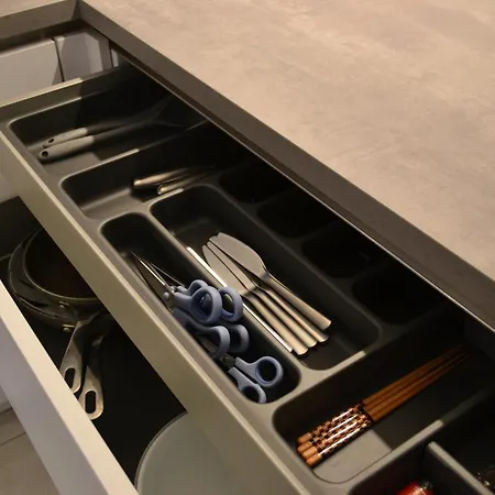 Modernes 2-zimmer Mit Balkon Munique